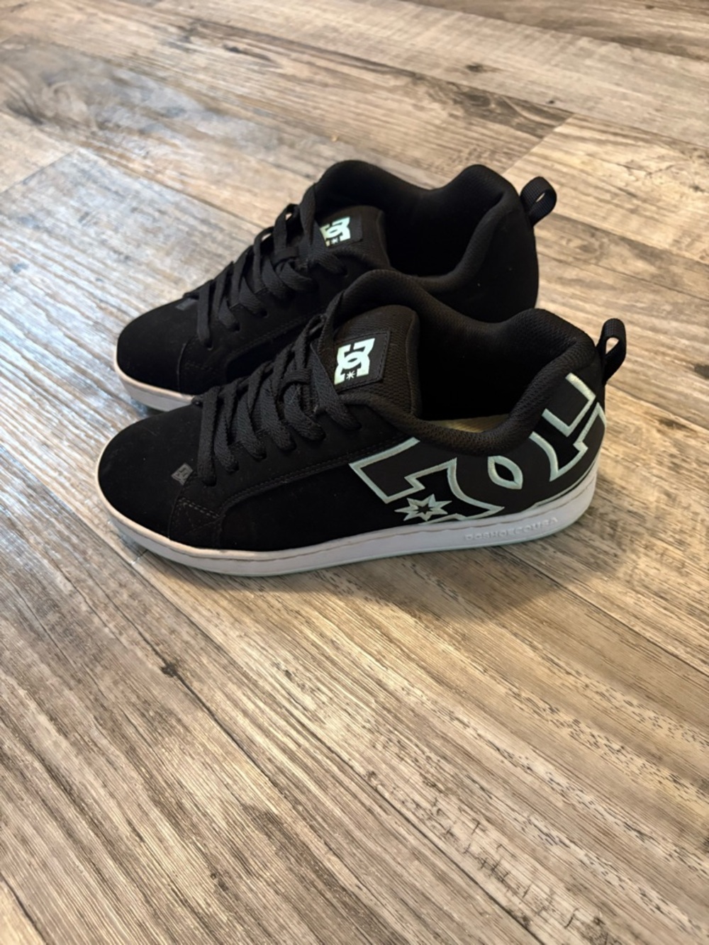 DC Shoes